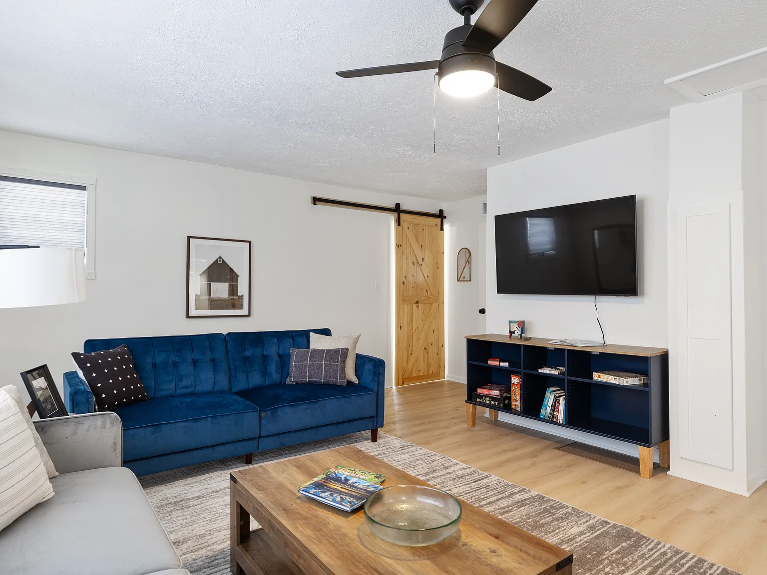 2 bed, $2,700 — Photo 1