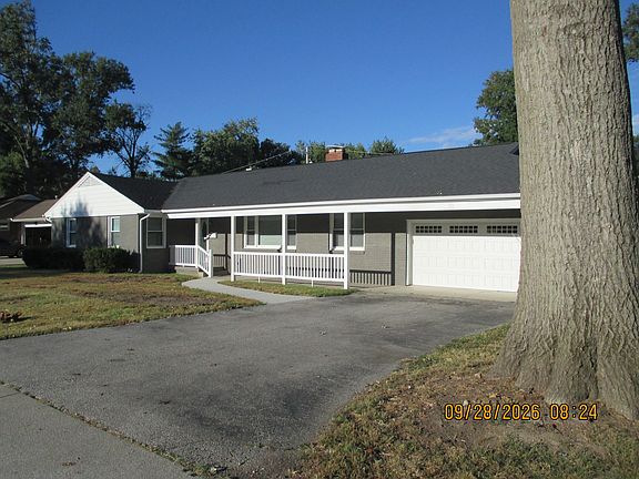 2nd image of 10 Lilac Ln
