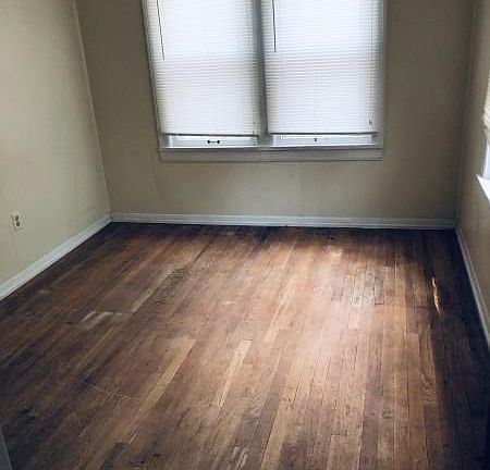 4th image of 810 S Washington St