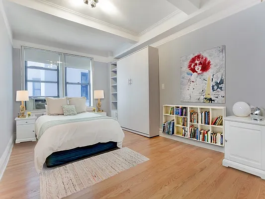 Sold by Sotheby's International Realty | media 1