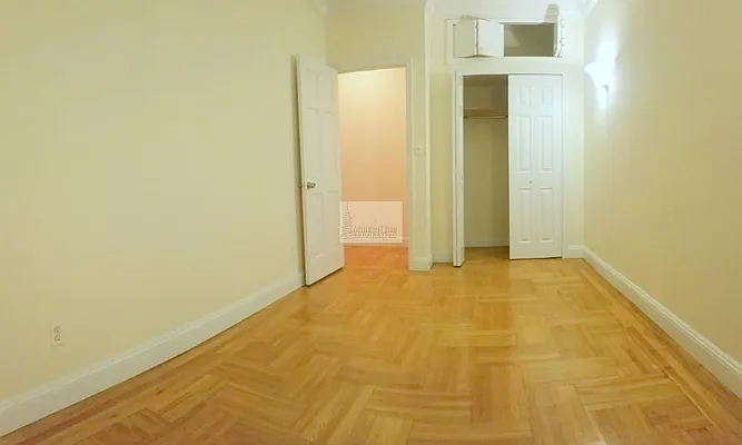 Rented by Manhattan Connection | media 42