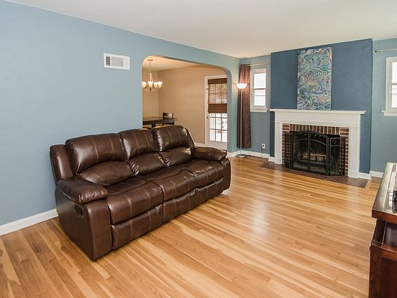 3rd image of 7073 Foxcroft Dr