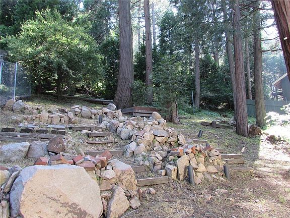 3rd image of 23853 Wildwood Ln