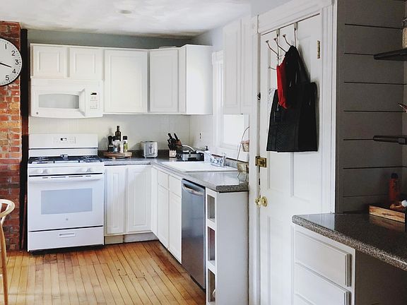 3rd image of 77 Mawney St #1