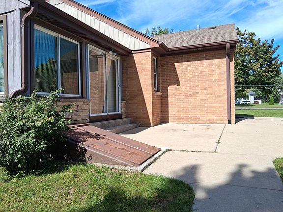 5th image of 7812 S 51st St
