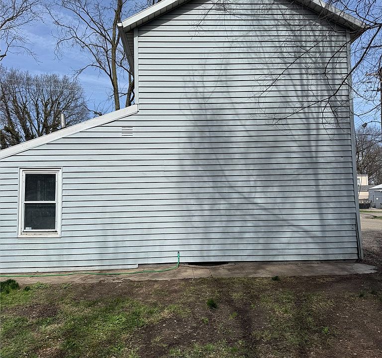 2nd image of 3202 Ben Harrison St