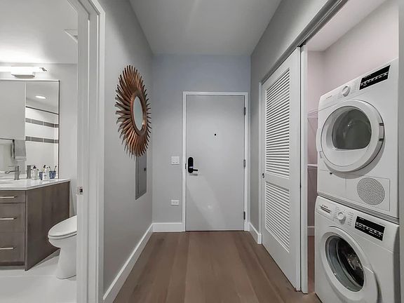 5th image of 1224 N Dearborn St #402