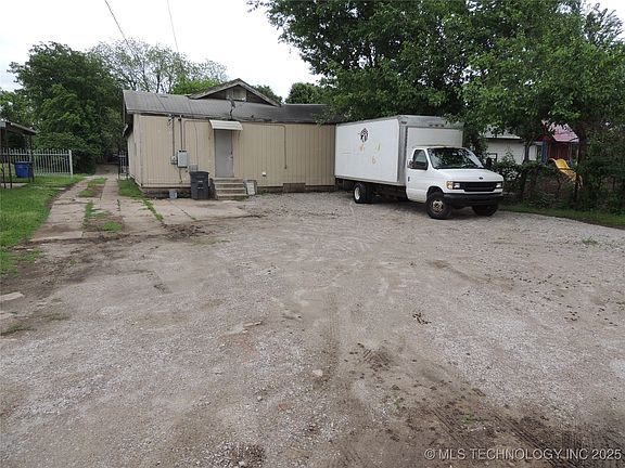 3rd image of 744 N Atlanta Ave E
