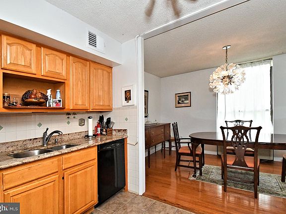 5th image of 666 W Germantown Pike APT 1813