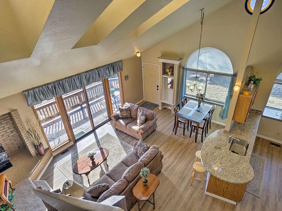1st image of 920A Ponderosa Way