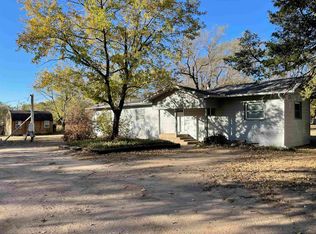 5801 E Sandhill Rd, Mulvane, KS 67110