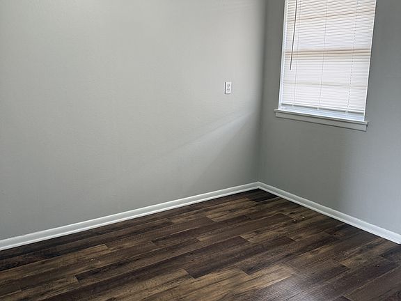 5th image of 2611 27th St APT 31