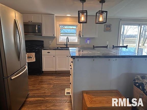 5th image of 1007 Massey Ln