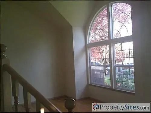4 bed, 2.5 bath, 1814 sqft, $3,400 — Photo 4