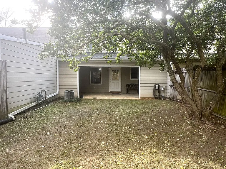 137 N Springs Ct — Photo 24