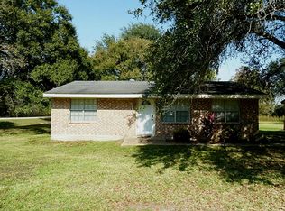 6933 Sharon Dr, Pearland, TX 77581