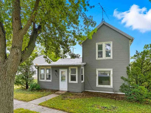 255 E Oak St, North English, IA 52316