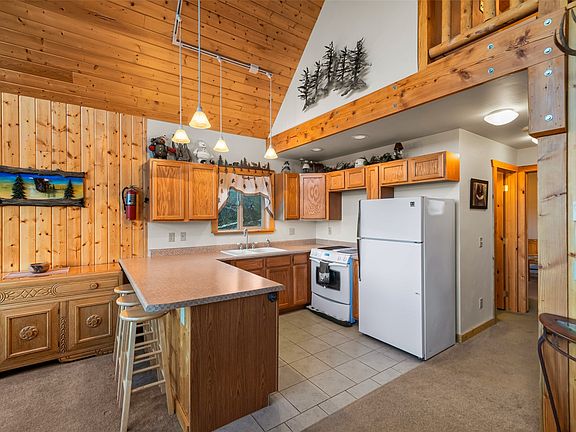 3rd image of 1081 Travois Rd