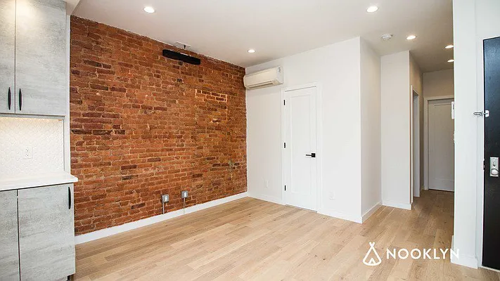 Rented by Nooklyn NYC LLC | media 12