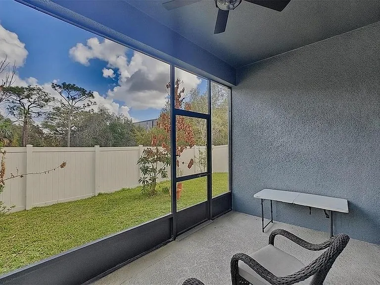 2087 Emerald Springs Dr — Photo 2