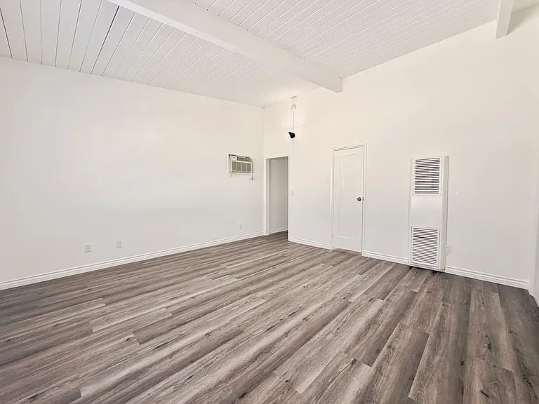 820 Chestnut Ave #15 — Photo 2