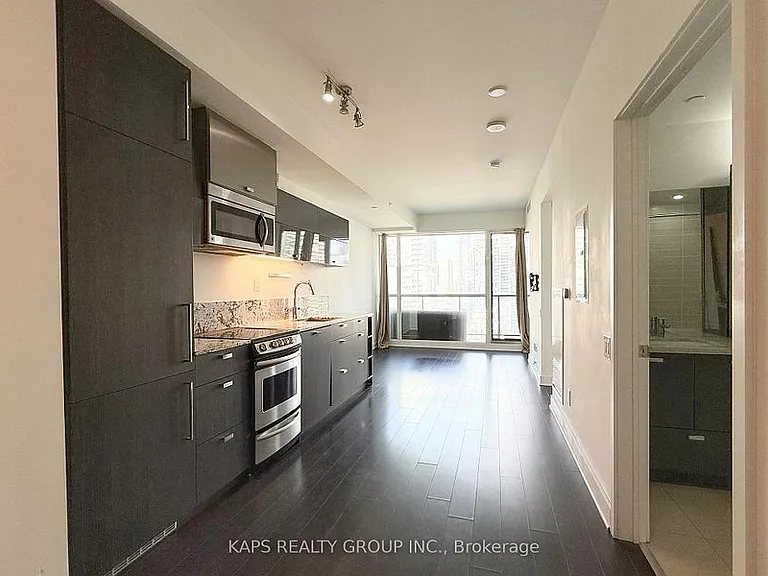 290 Adelaide St W #2106 — Photo 16
