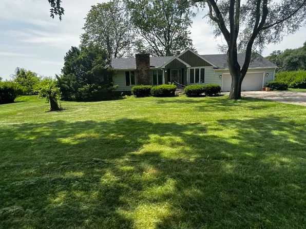 3194 S 16000e Rd, Saint Anne, IL 60958
