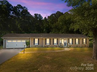 8691 Hills Dell Dr, Concord, NC 28027