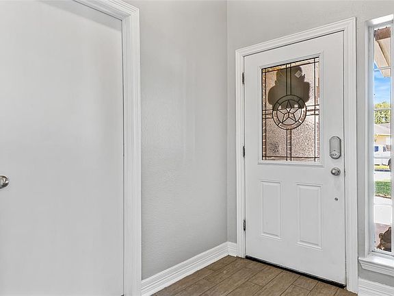 3rd image of 21604 Horseshoe Dr