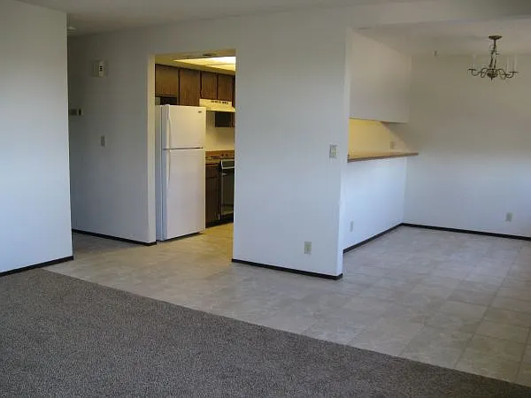 5-1290 Bundy Ct #5 — Photo 6