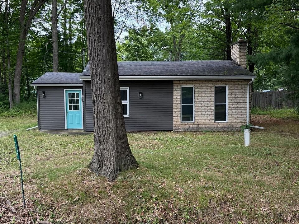 1st image of 1137 Pinetree St