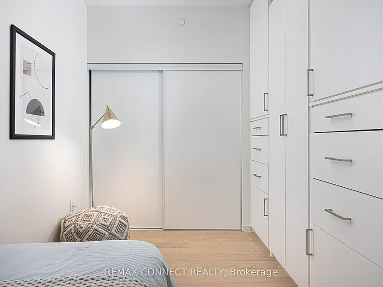 41 Dovercourt Rd #402 — Photo 21