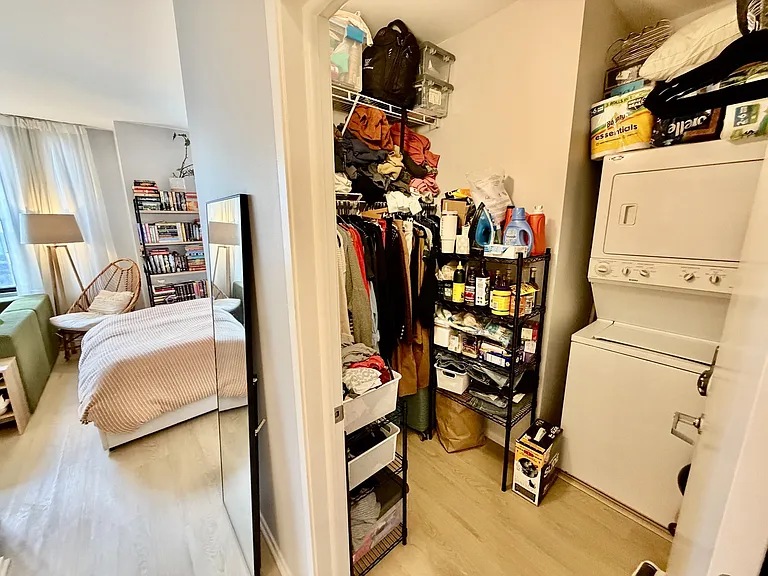 330 N Jefferson St #408 — Photo 11