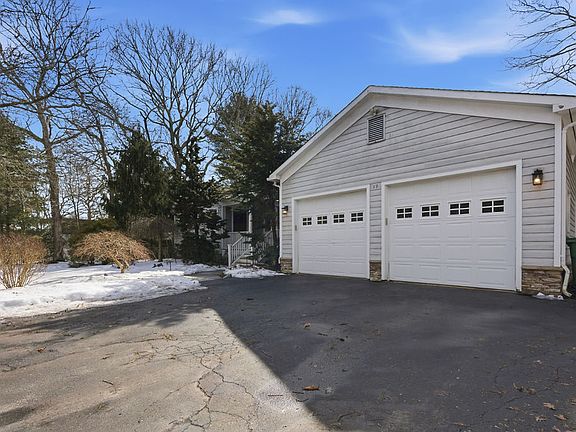 2nd image of 19 Howell Pl