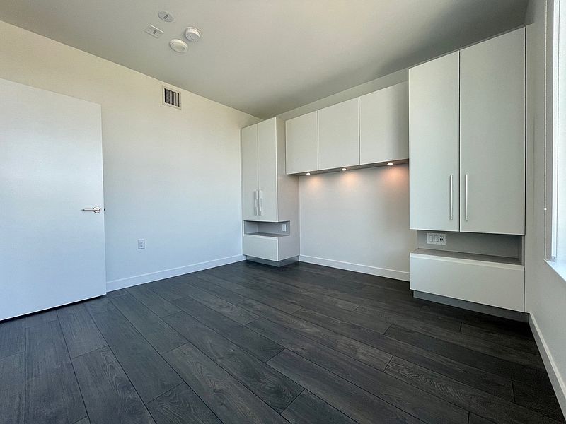 Burnaby Apartment for rent - 1 Bedroom — photo 8