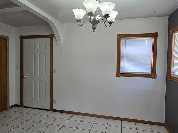 4th image of 546 4th Ave W