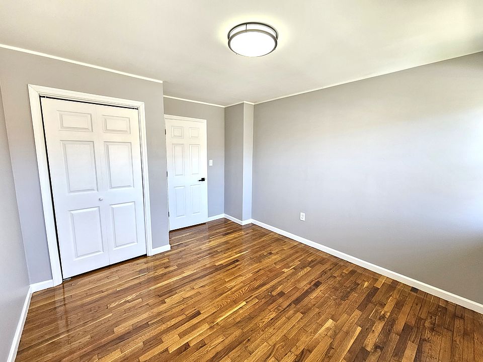 1st image of 1260 Waverly Pl #3