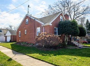 401 Fernwood Ter, Linden, NJ 07036