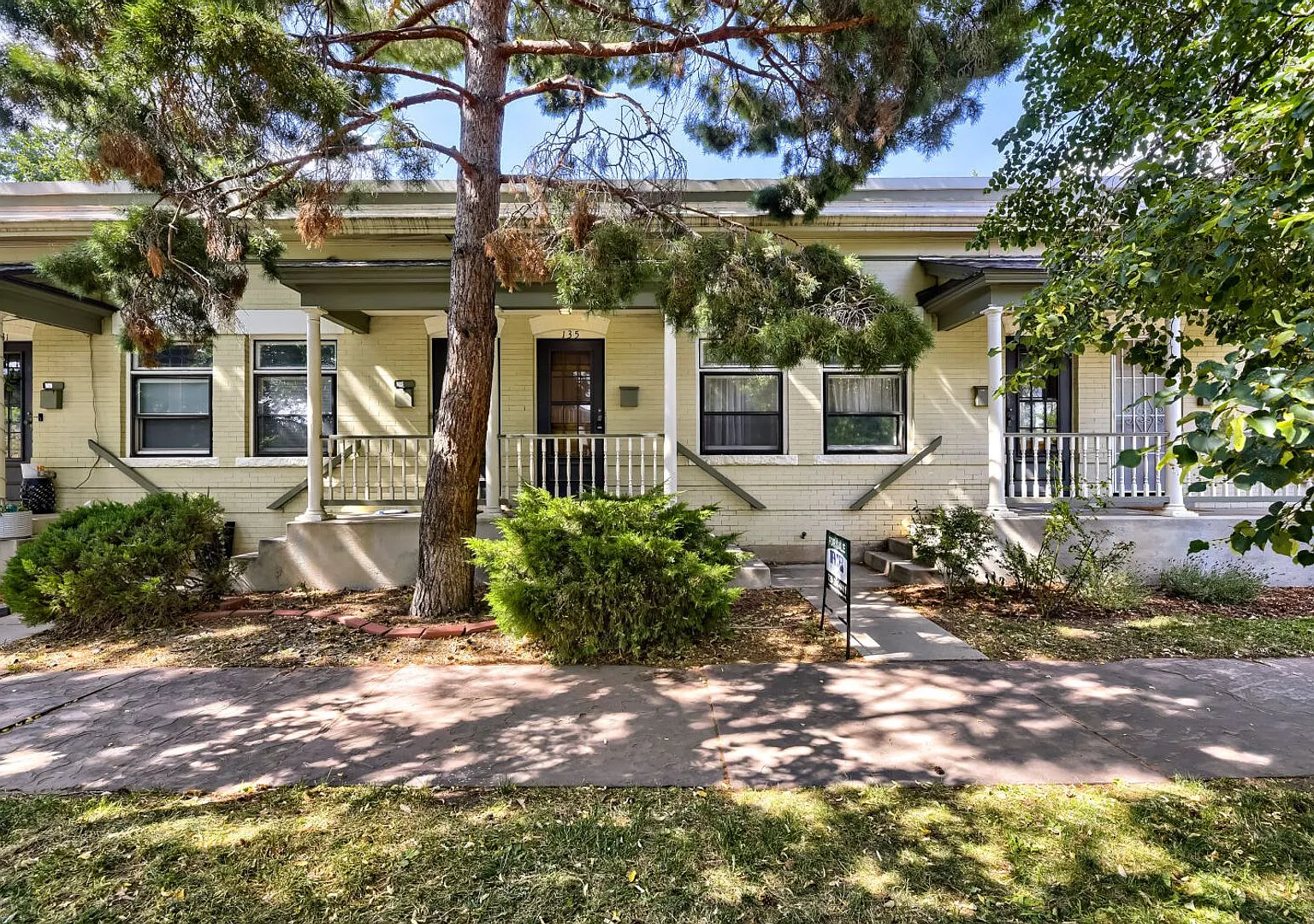 Remodeled Row Home in one of Denver's most desirable neighborhoods of Wash Park! — Photo 1