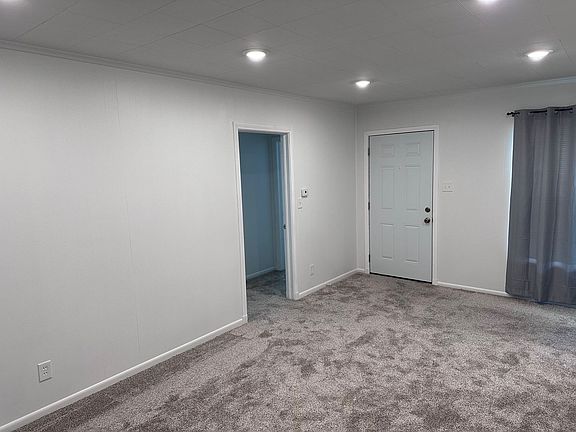 4th image of 1211 W Avenue F