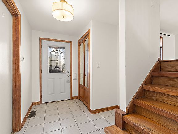 3rd image of 2708 Hawthorne Ln