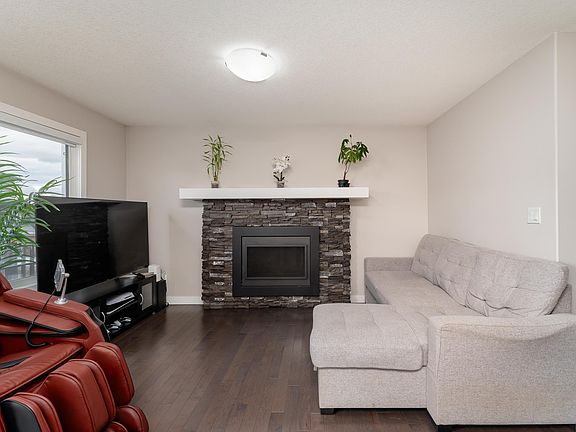 3rd image of 191 Reed Pl