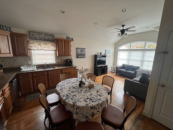 5th image of 206 Michigan Ave #1