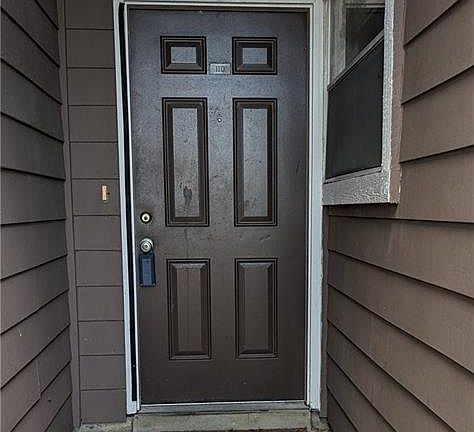3rd image of 2425 Oxford Pl APT 110