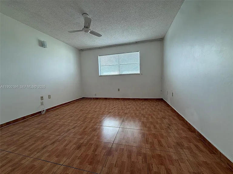 8135 Sunrise Lakes Blvd #302 — Photo 28