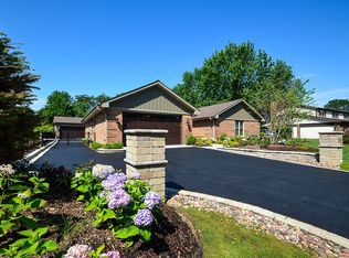 1157 W Chatham Dr, Palatine, IL