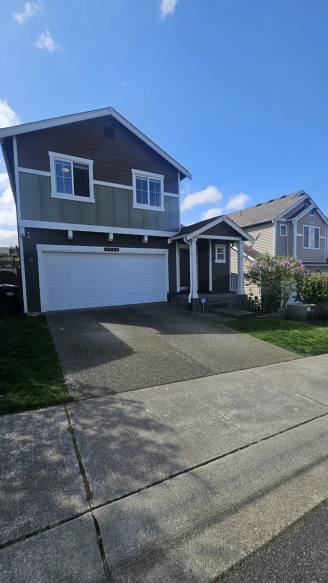 Building Photo - 2420 193rd St E