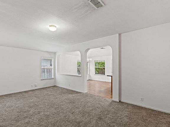 3rd image of 14346 Markham Ln