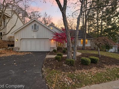 5104 Woodcliff Hill Rd W, West Bloomfield, MI, 48323