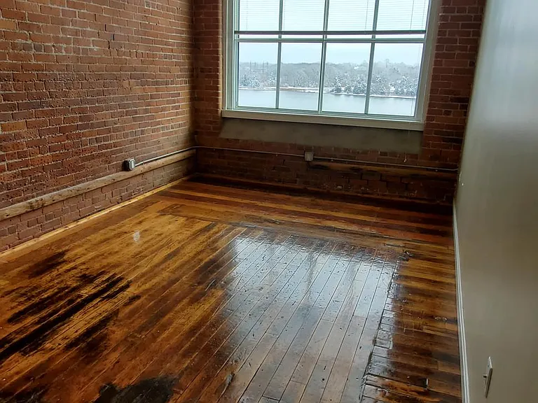 Riverbank Lofts — Photo 28